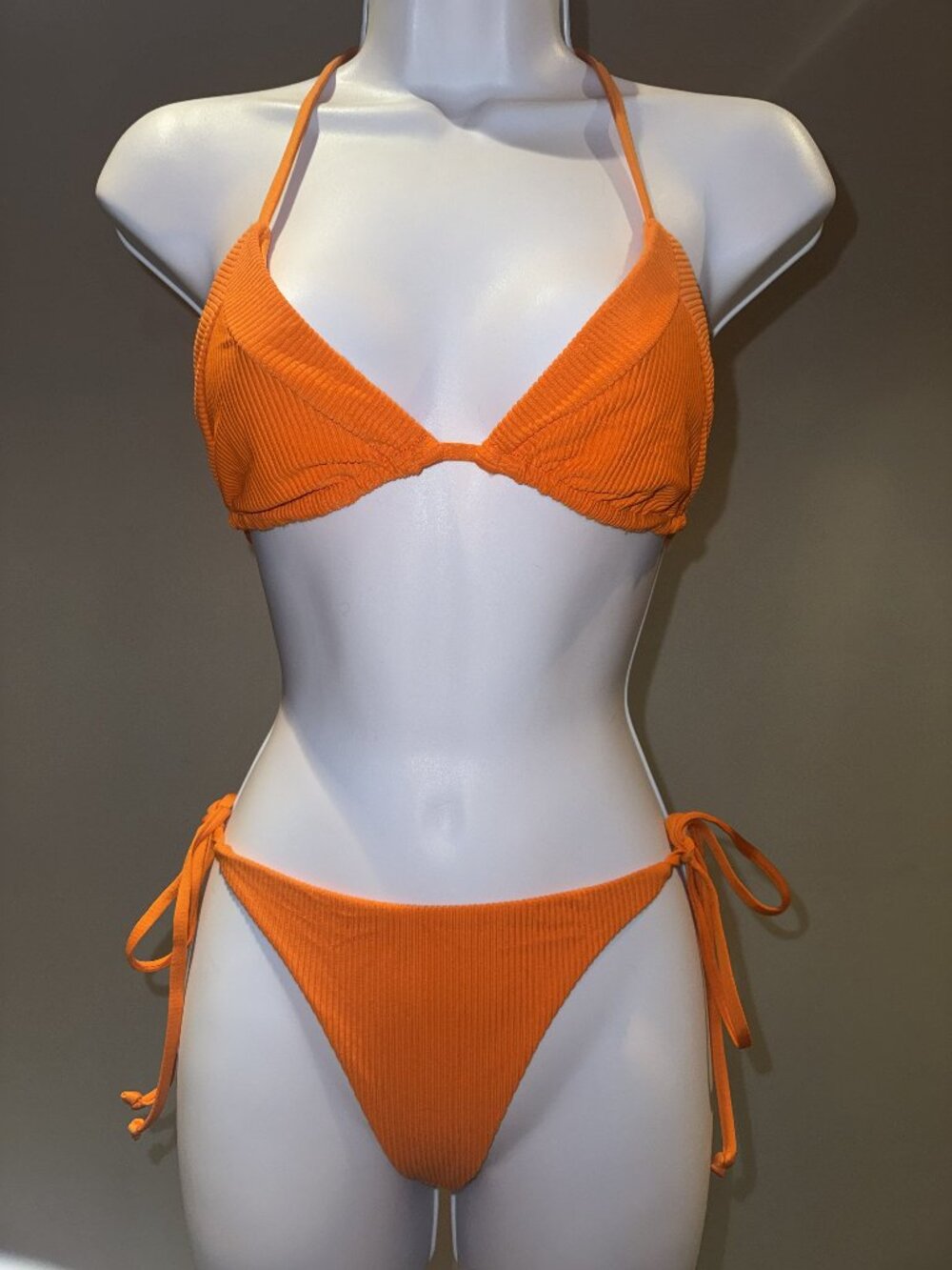 Frankies Bikinis Orange Ribbed Triangle String Bikini Set - Size Large - NWOT